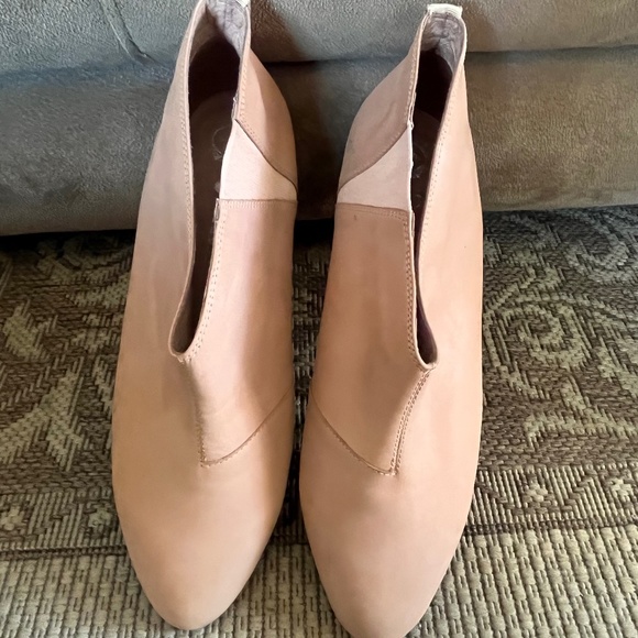 Jeffrey Campbell Flat Booties - Picture 1 of 7